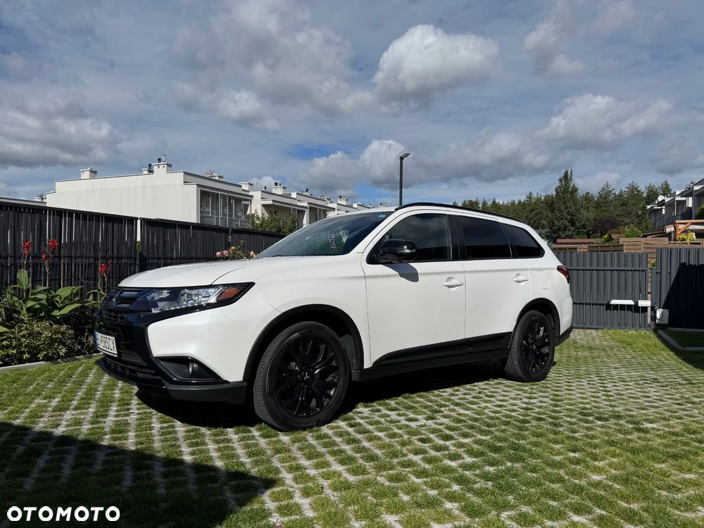 Mitsubishi Outlander - 2