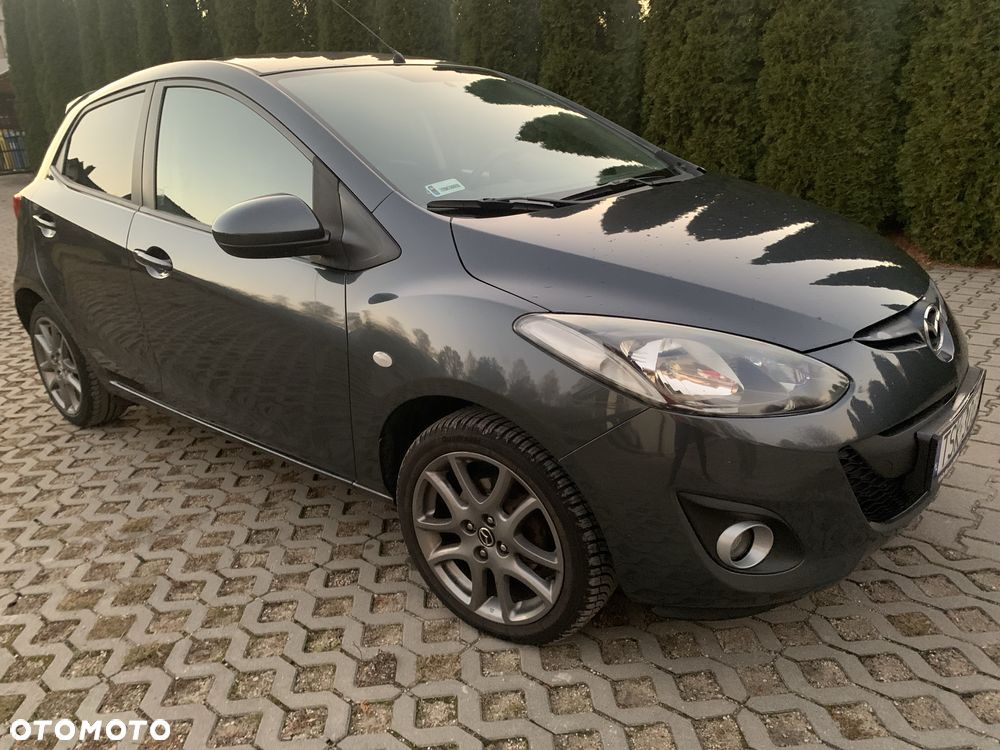 Mazda 2 2013 photo 2