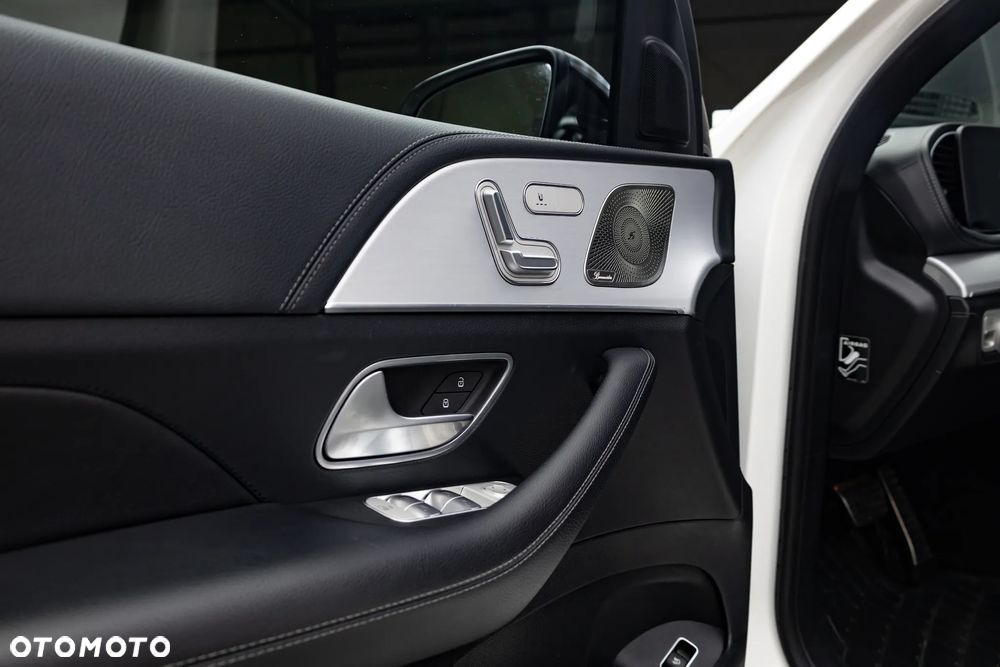 Mercedes-Benz GLE 300 d 4Matic 9G-TRONIC AMG Line - 11