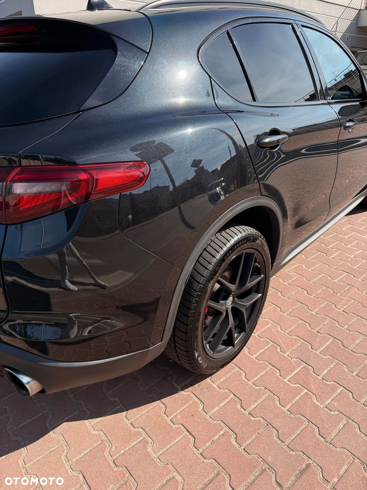 Alfa Romeo Stelvio 2.0 Turbo 16V AT8-Q4 Ti - 5