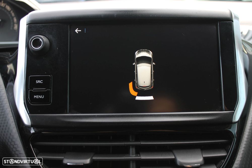 Peugeot 208 1.2 PureTech Signature - 17