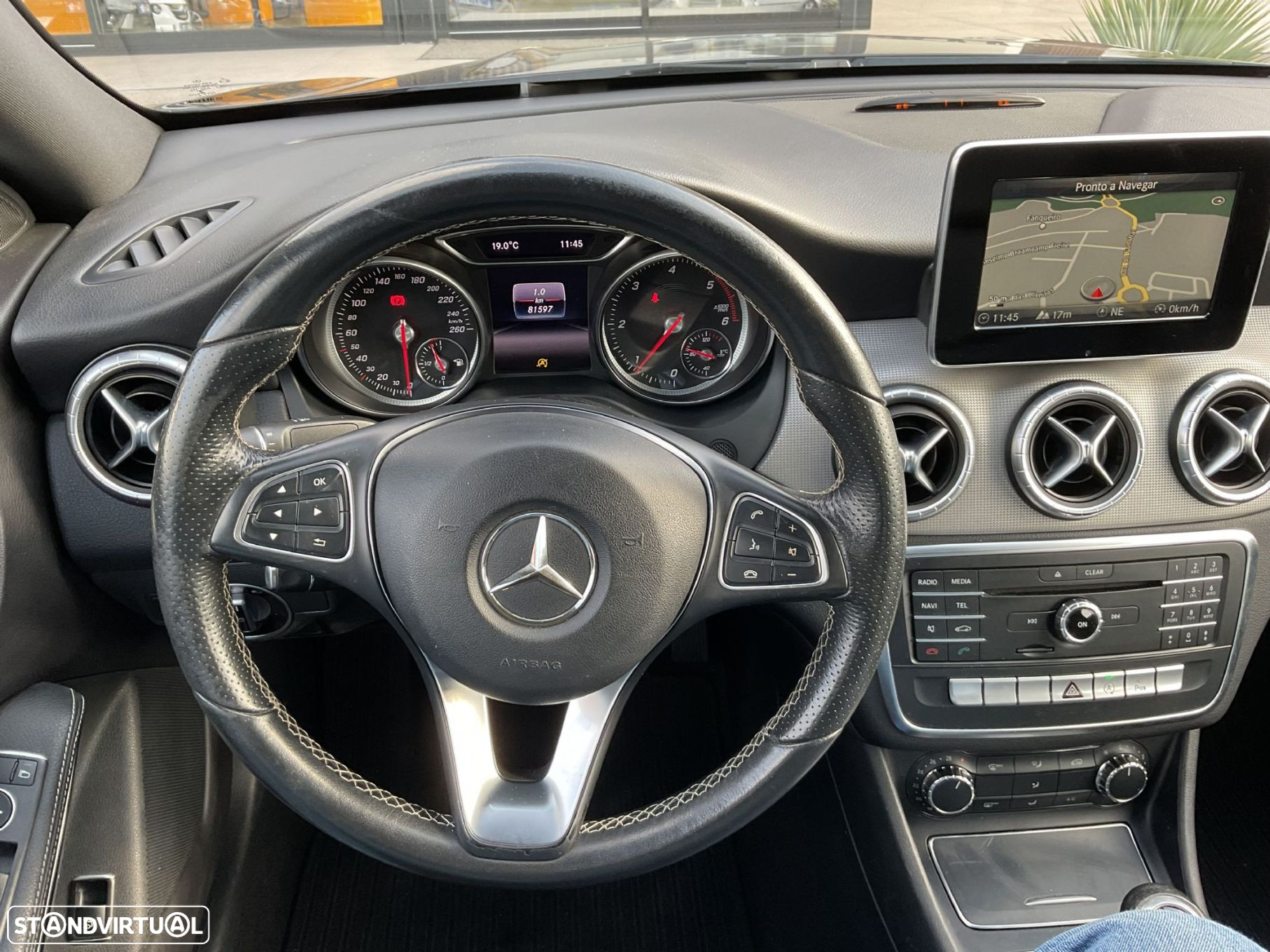 Mercedes-Benz CLA 180 d Urban - 32