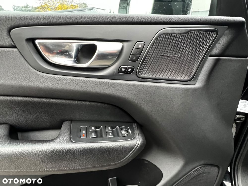 Volvo XC 60 B4 D Geartronic RDesign - 24