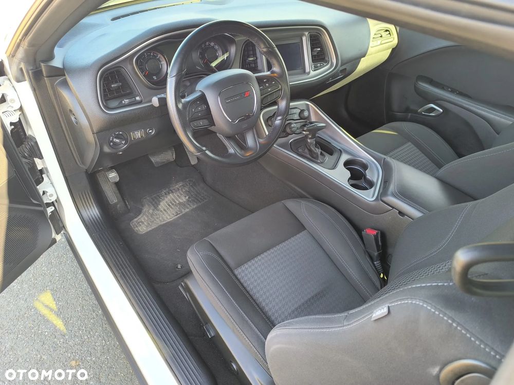 Dodge Challenger - 26