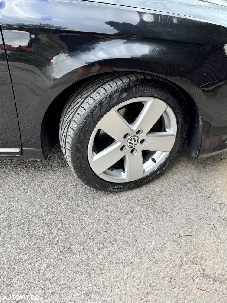 Volkswagen Passat 2.0 TDI DPF Highline - 13