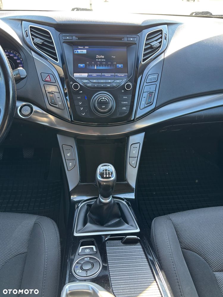 Hyundai i40 Kombi 1.6 Trend - 23