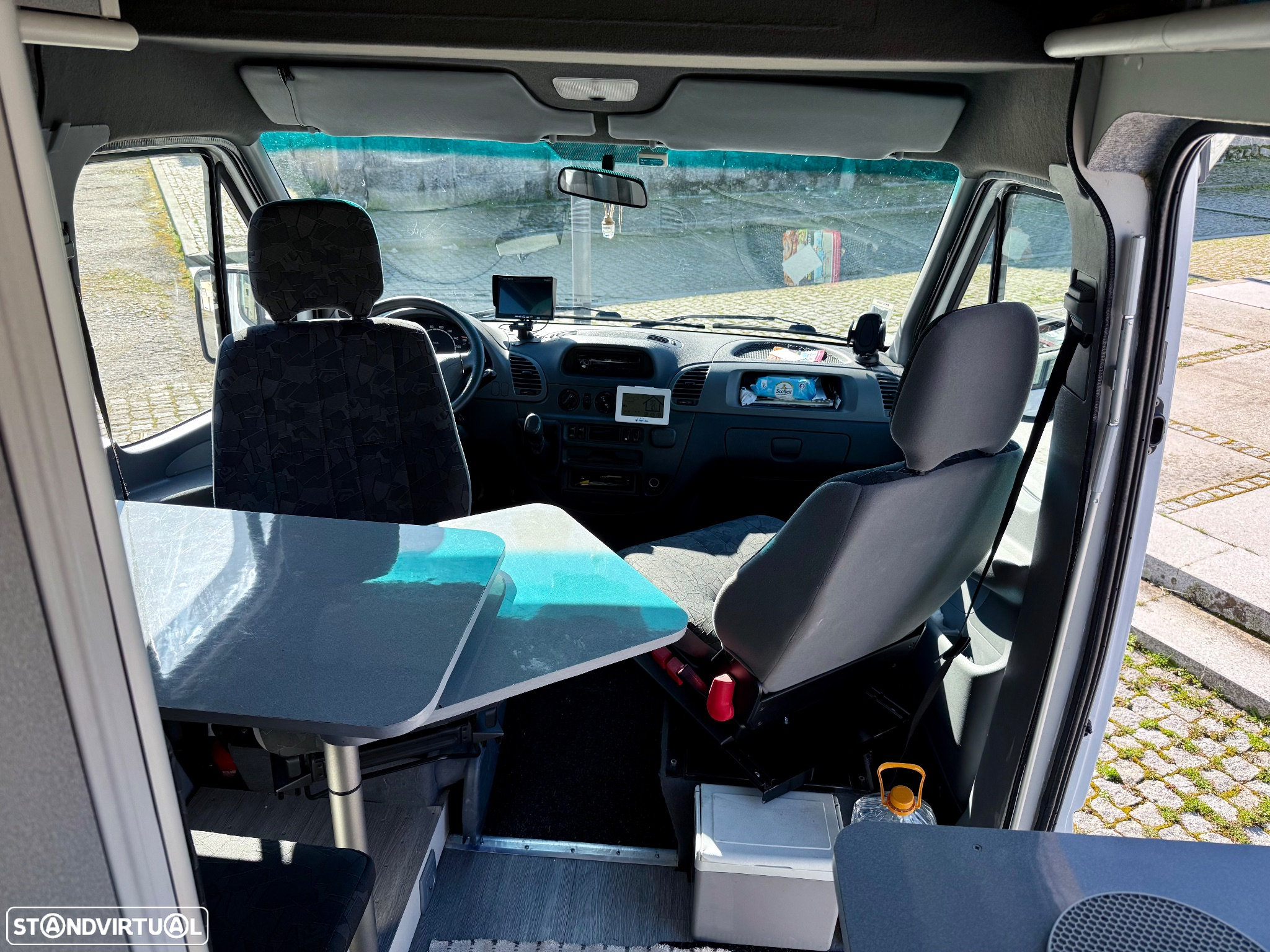 Mercedes-Benz Sprinter - 14