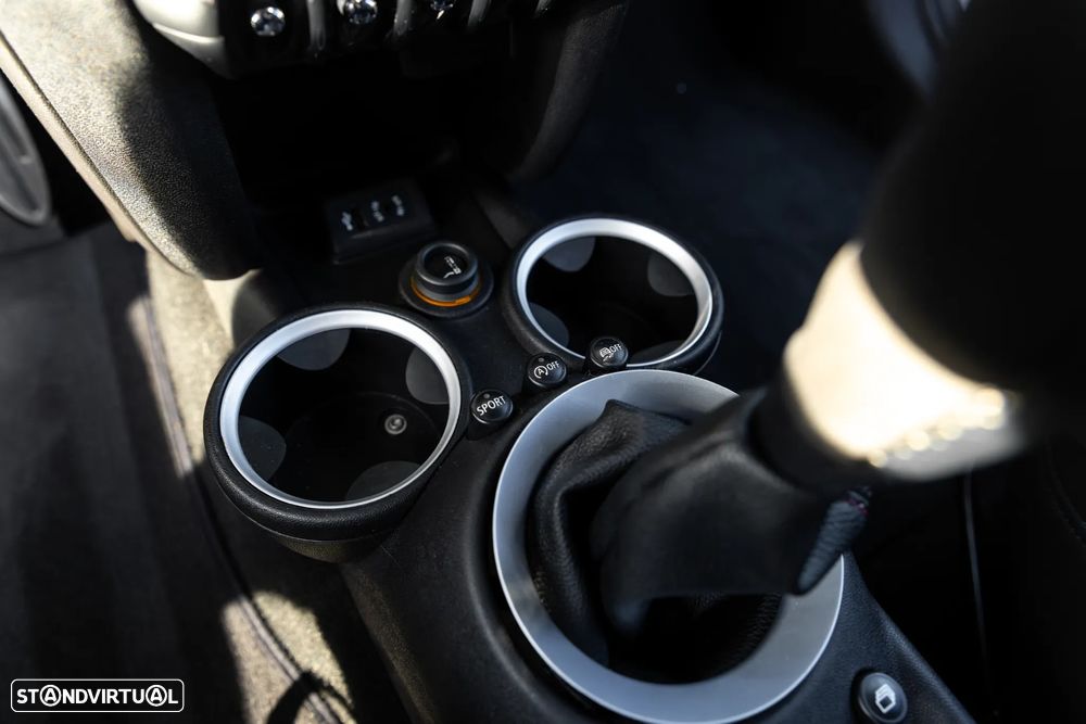MINI 3 Portas John Cooper Works - 31