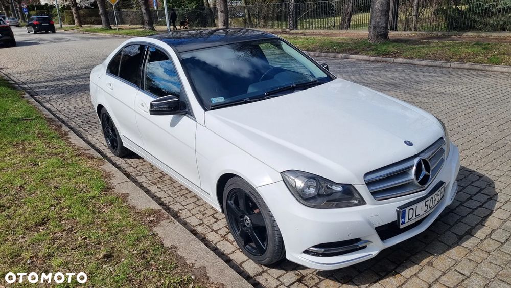 Mercedes-Benz Klasa C 180 (BlueEFFICIENCY) Avantgarde - 3