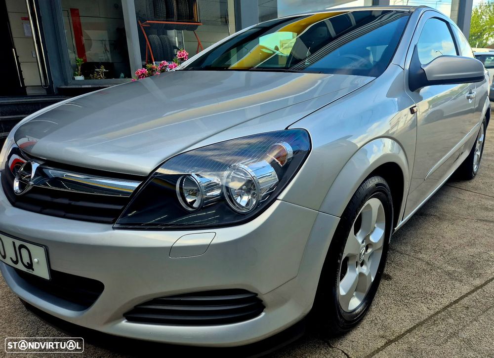 Opel Astra GTC 1.9 CDTI DPF Sport - 2