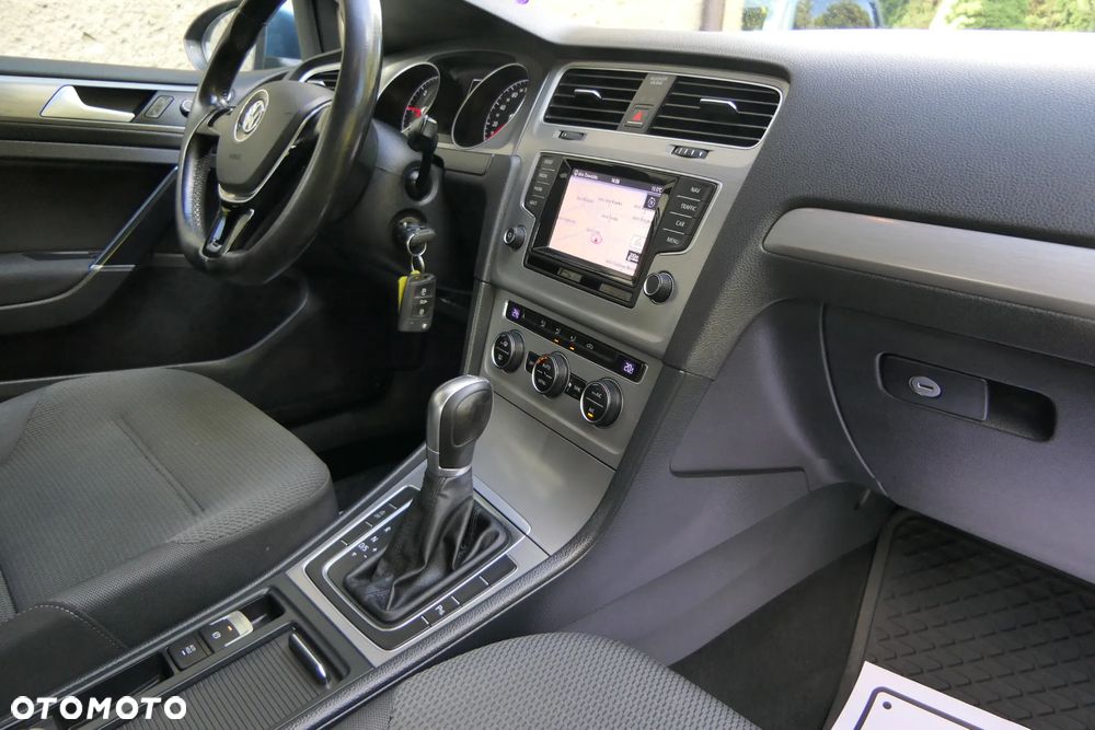 Volkswagen Golf 1.6 BlueTDI DSG Comfortline - 21