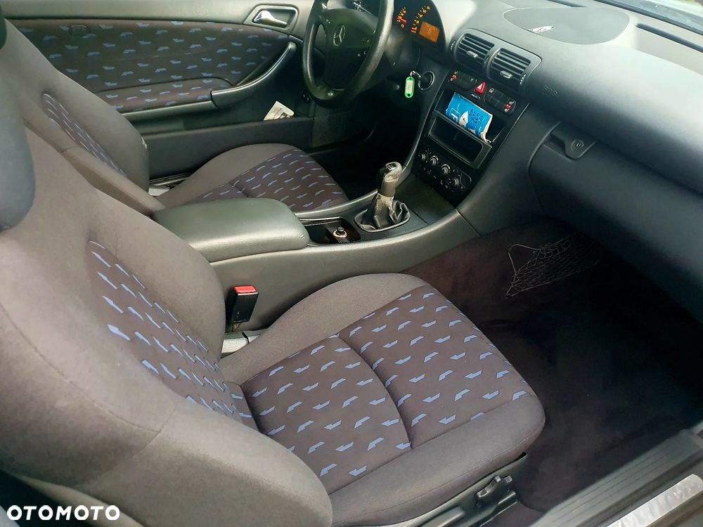 Mercedes-Benz Klasa C 180 - 17