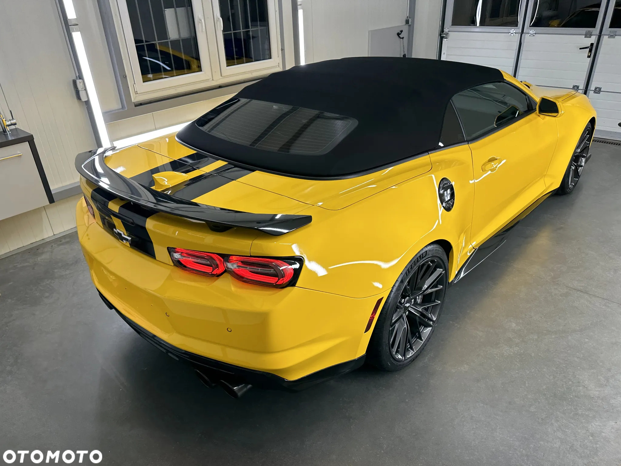 Chevrolet Camaro - 12