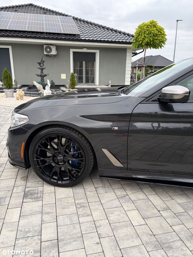 BMW Seria 5 M550i xDrive sport - 16