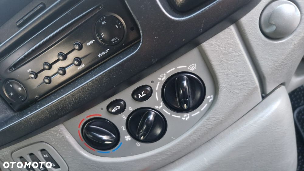 Renault Trafic - 22