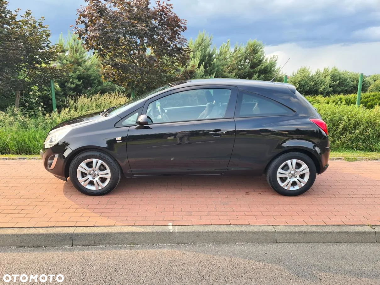 Opel Corsa 1.4 16V Cosmo - 4