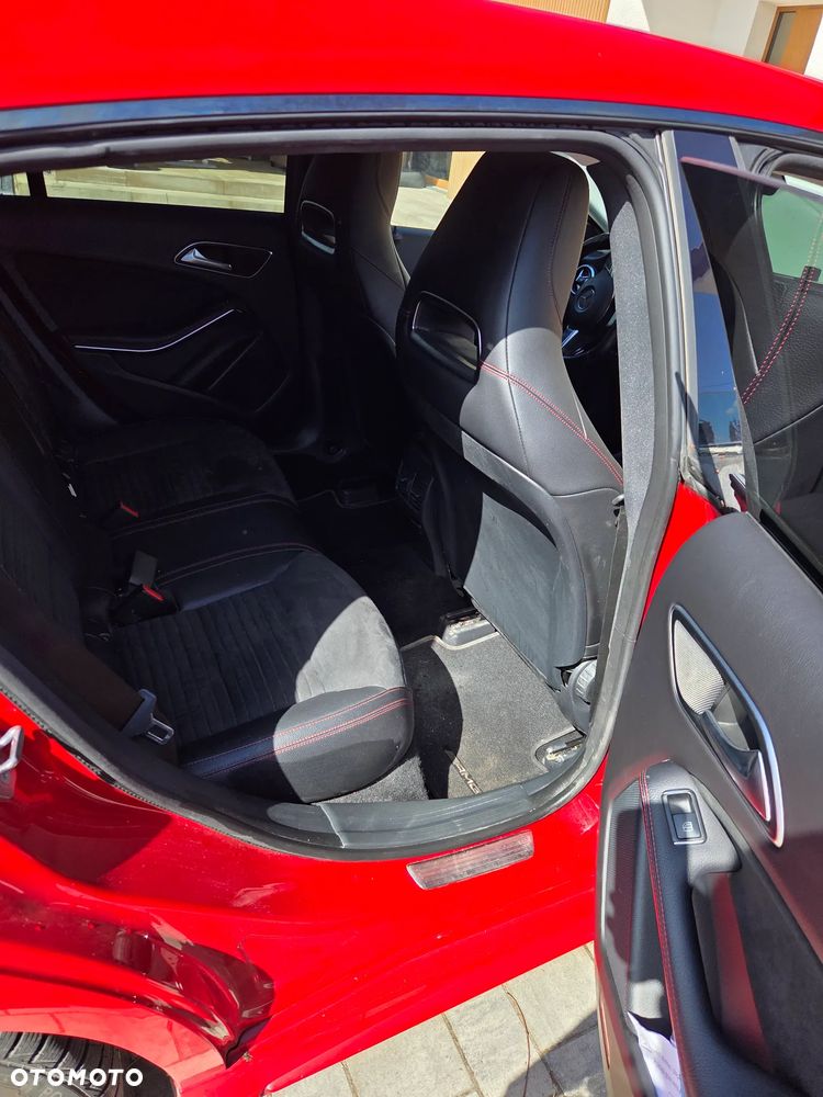 Mercedes-Benz CLA 200 7G-DCT AMG Line - 14