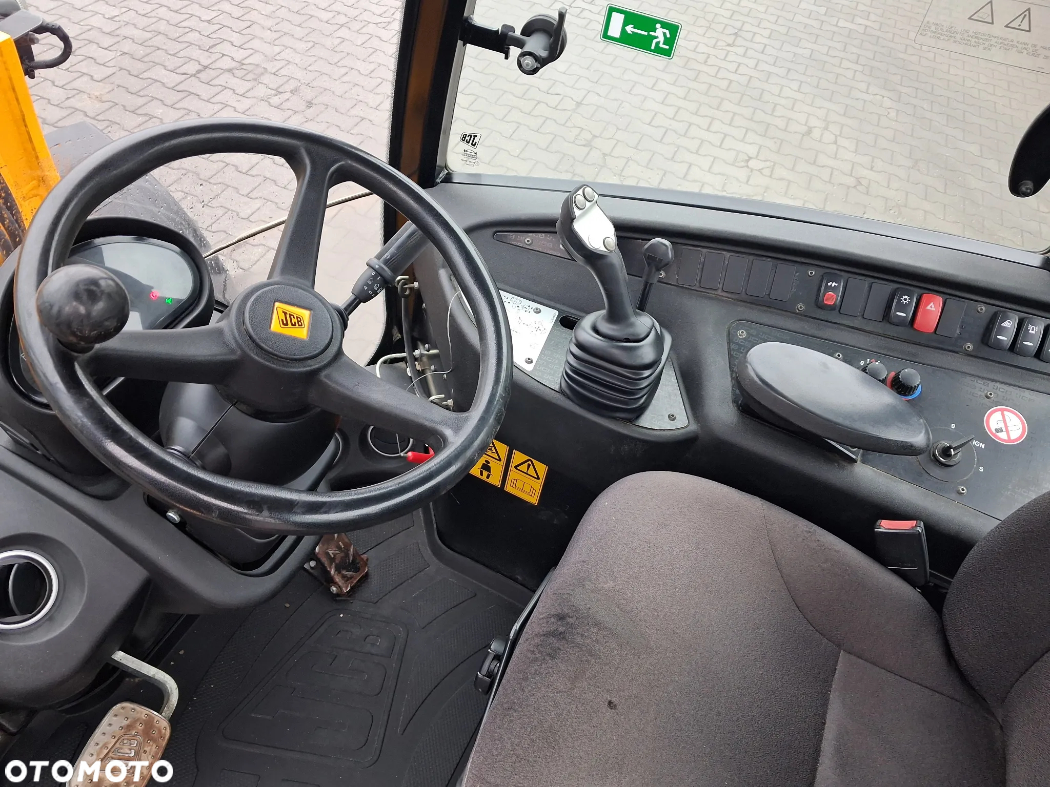 JCB 406 - 9