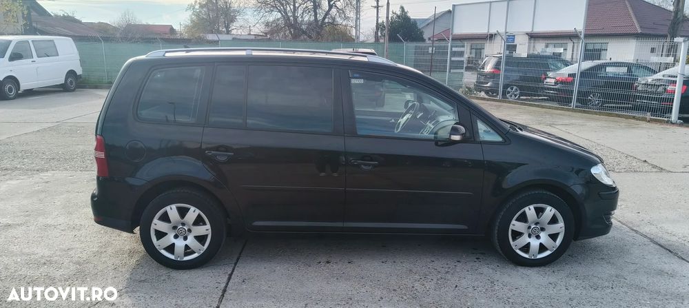 Volkswagen Touran 1.9 TDI DPF DSG Trendline - 3