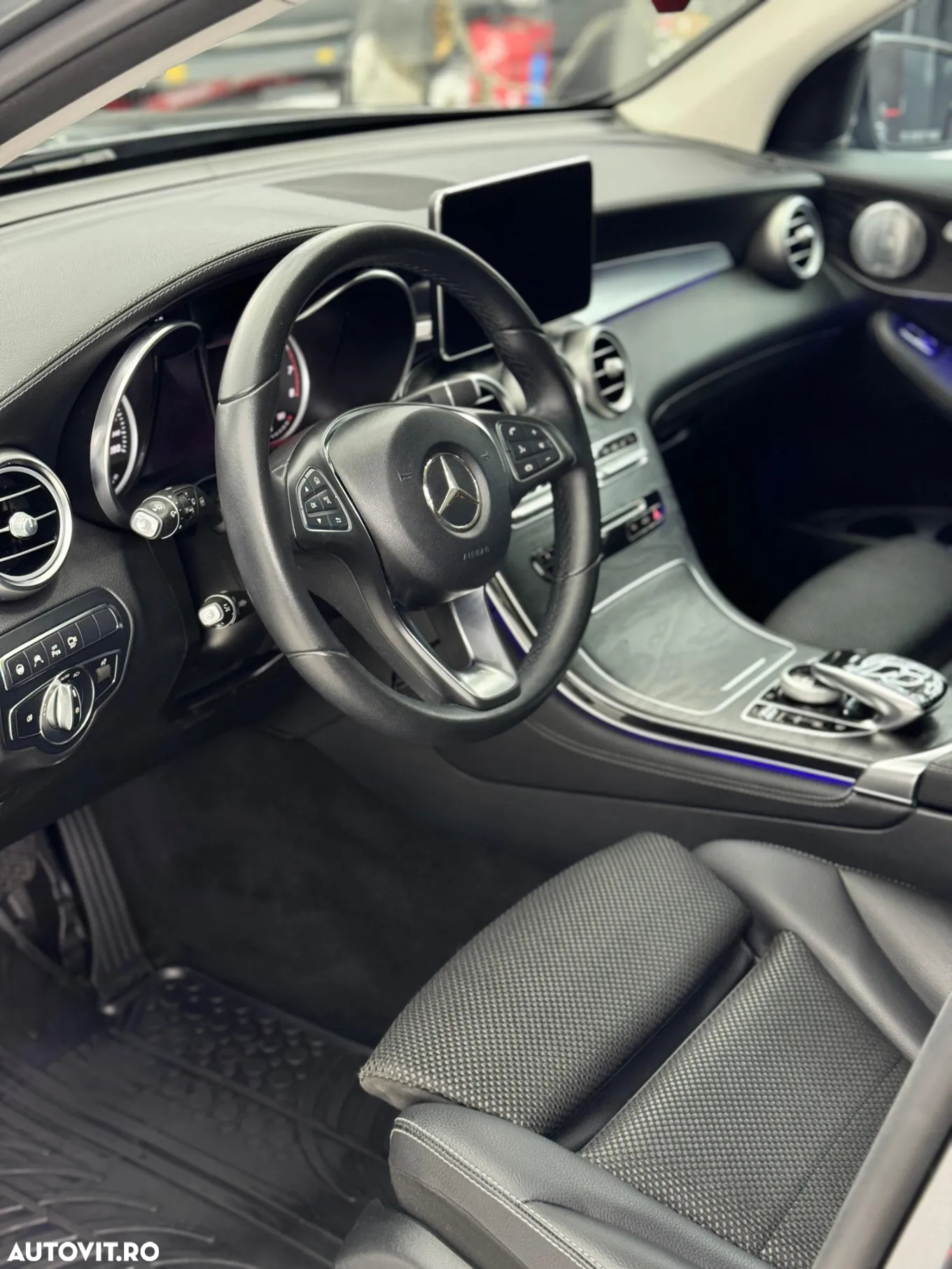 Mercedes-Benz GLC 250 4MATIC - 2