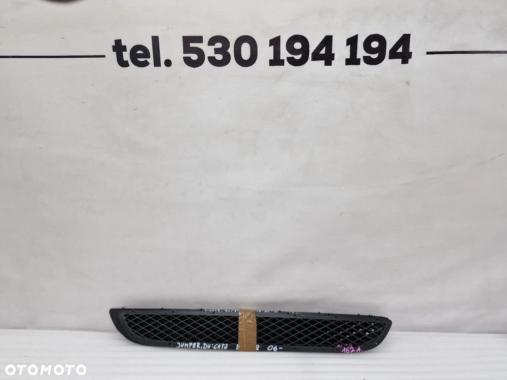 FIAT DUCATO / CITROEN JUMPER / PEUGEOT BOXER 06- KRATKA ŚRODKOWA ZDERZAKA PRZEDNIEGO , NR DIS1307987070 , NR AUKCJI K162 - 1