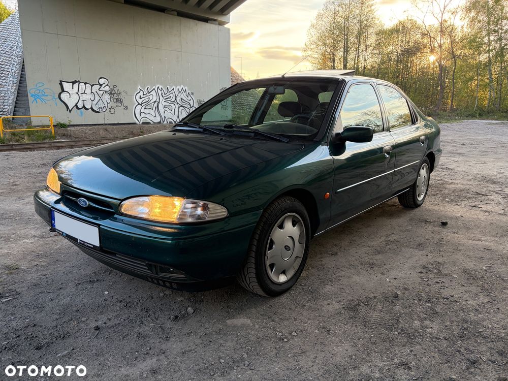 Ford Mondeo 1.8 CLX - 1
