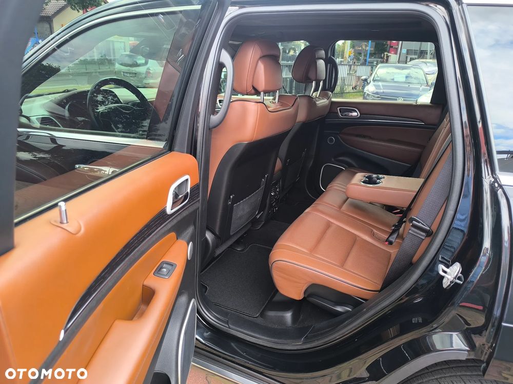 Jeep Grand Cherokee - 22