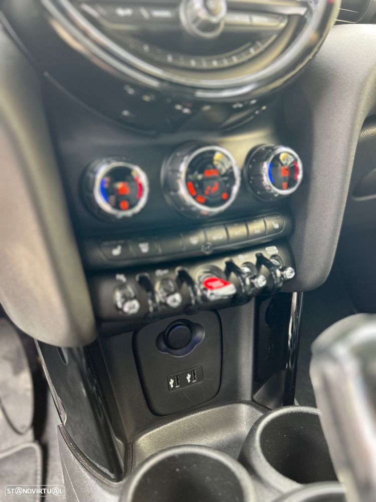 MINI 3 Portas Cooper D Aut. - 24