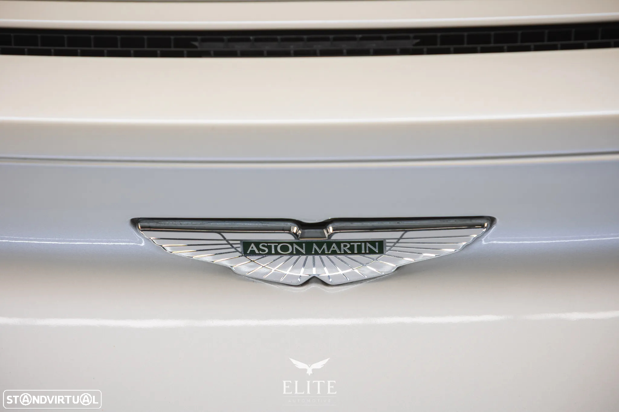 Aston Martin DB11 Coupé V12 Launch Edition - 11