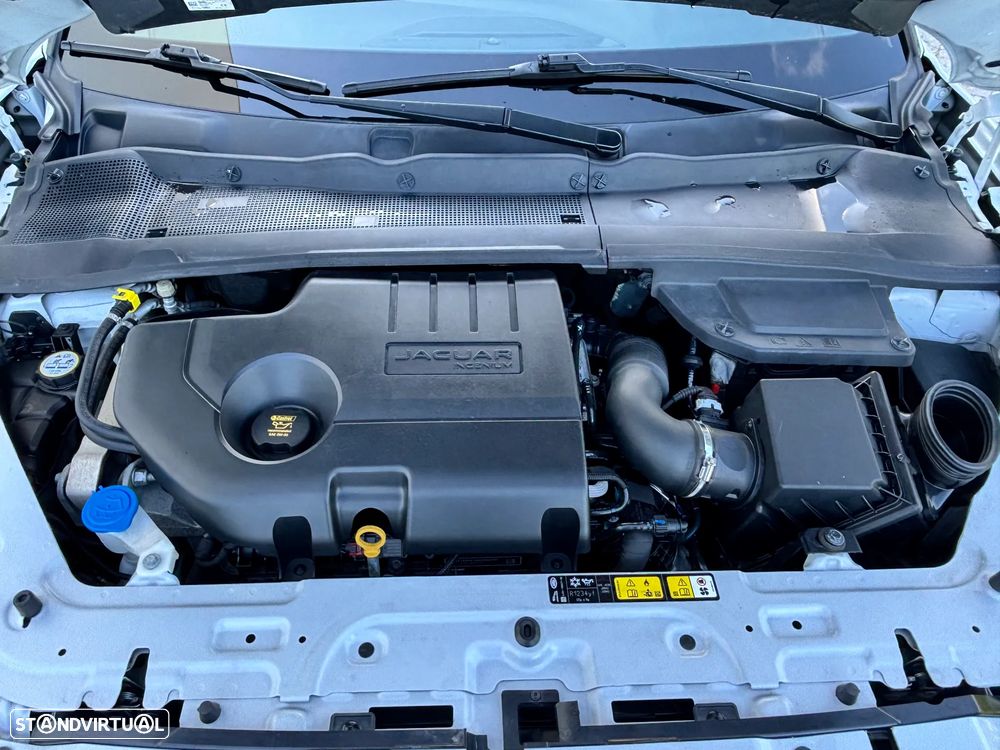 Jaguar E-Pace 2.0 i4D R-Dynamic SE - 28