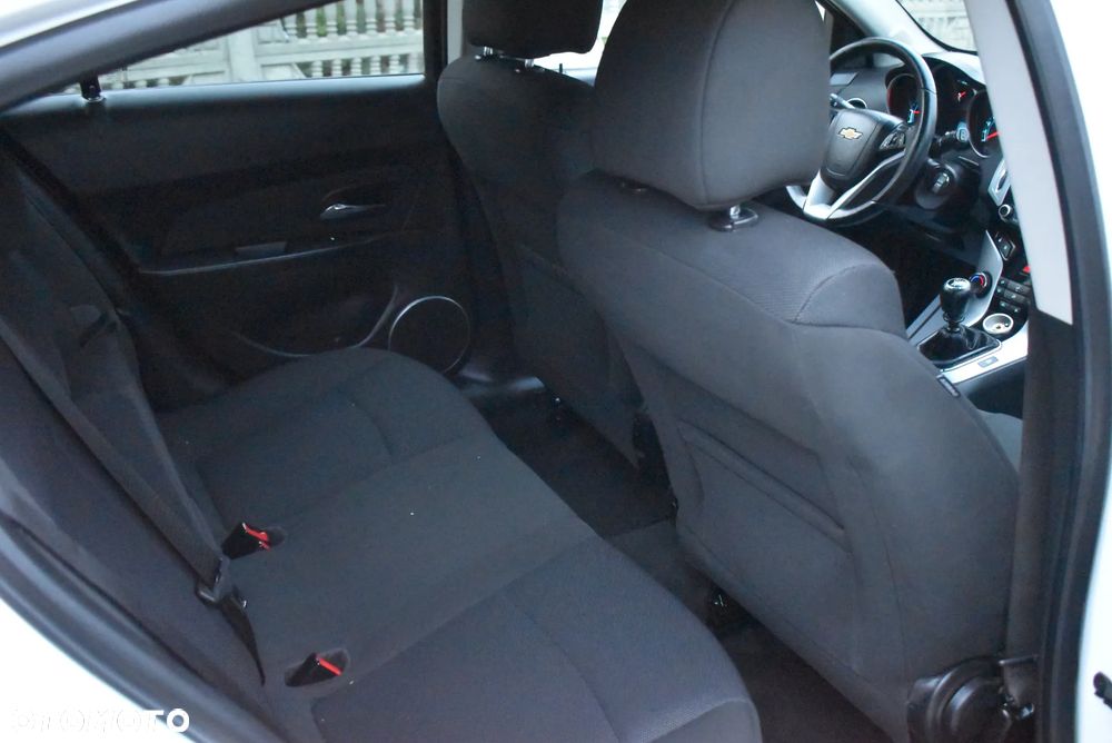 Chevrolet Cruze - 24