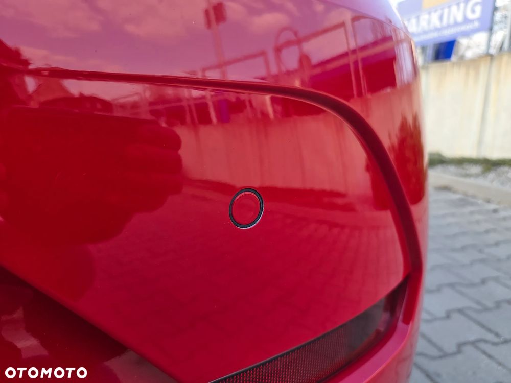 Volkswagen up! street - 30