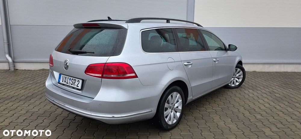 Volkswagen Passat 2.0 TDI Comfortline - 14