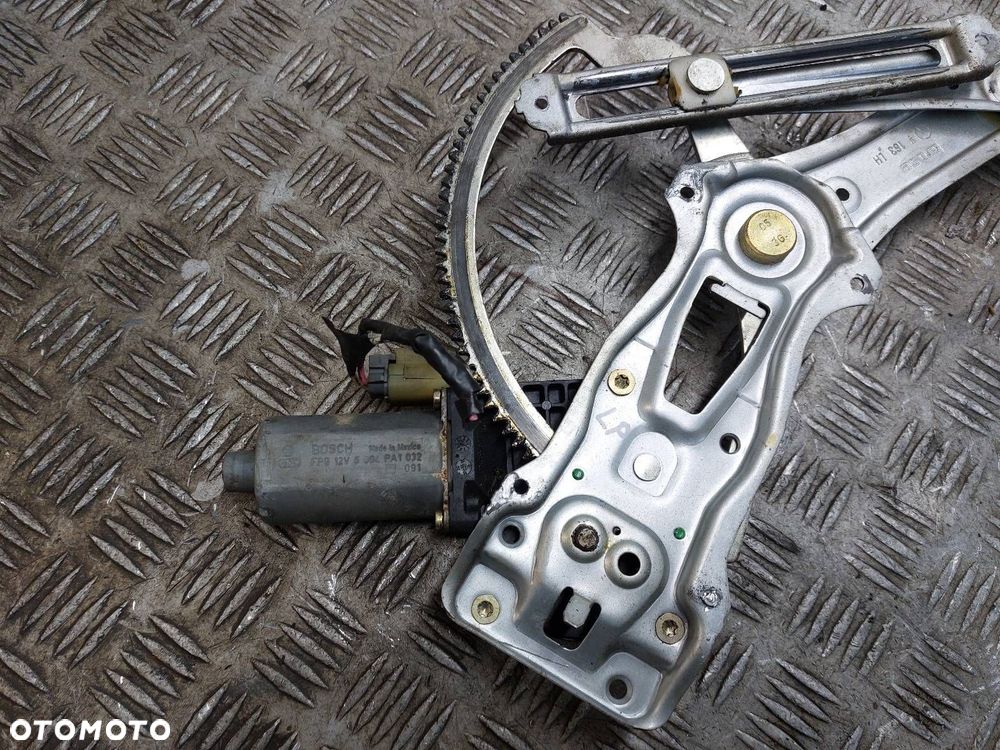 MECHANIZM PODNOŚNIK SZYBY LEWY PRZÓD ELEKTRYCZNY MERCEDES W163 ML - 2
