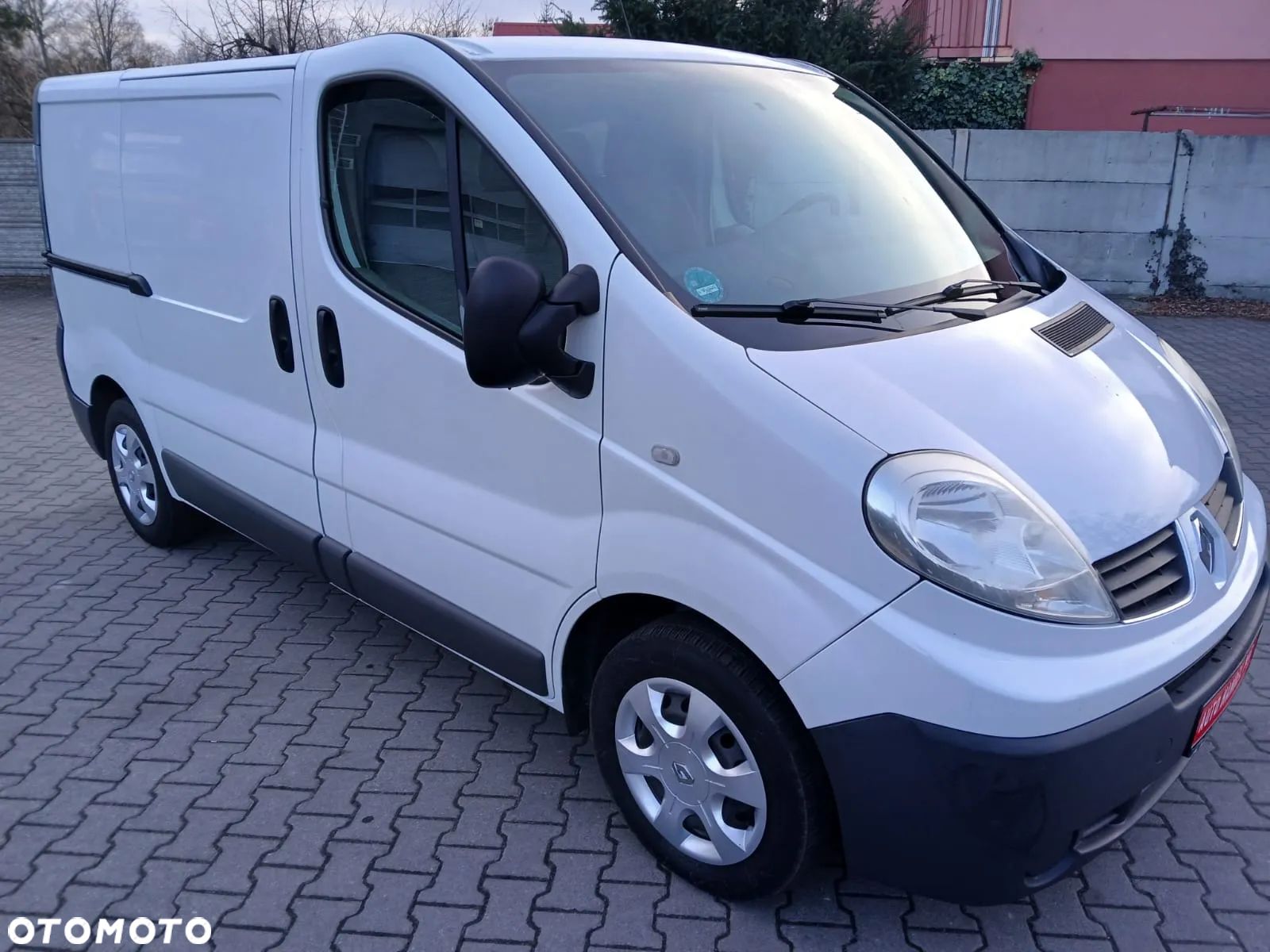 Renault TRAFIC - 1