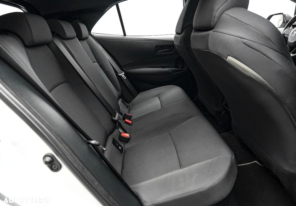 Toyota Corolla 1.8 HSD Dynamic - 17