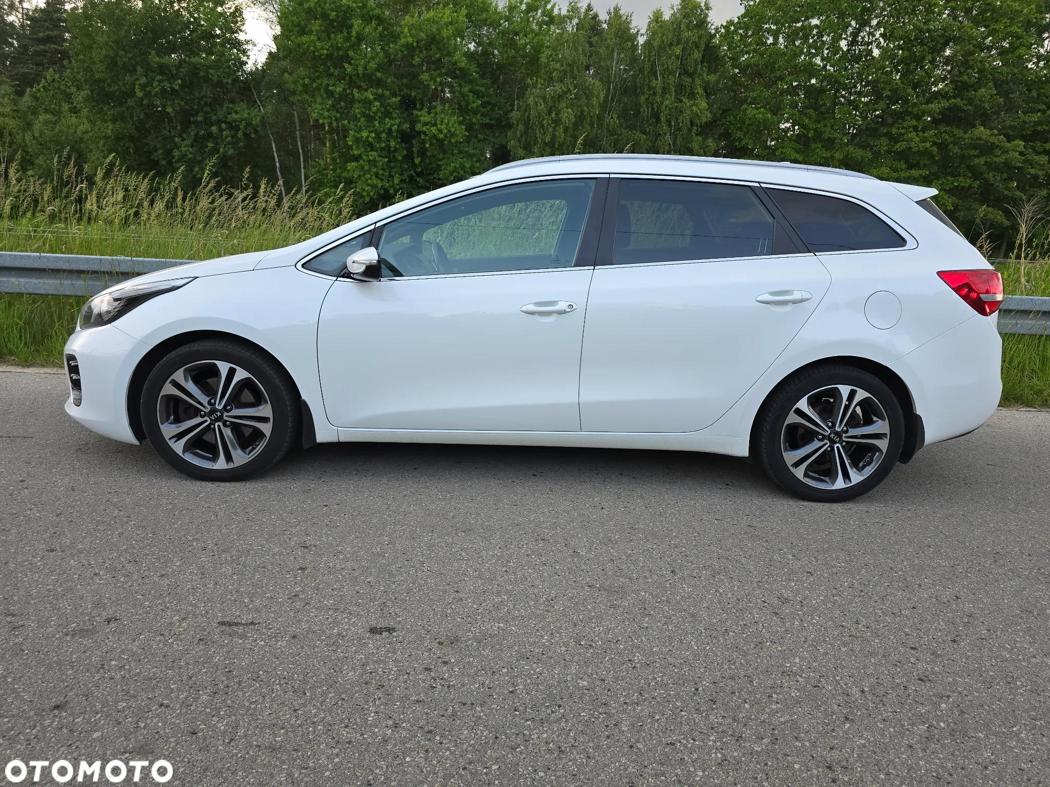 Kia Ceed 1.6 CRDi SCR GT-Line - 22