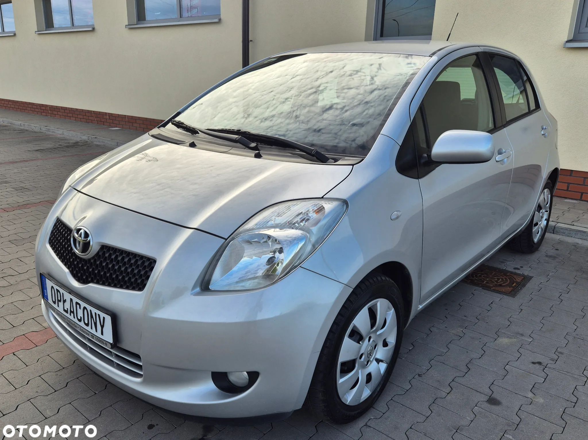 Toyota Yaris 1.0 Premium - 1