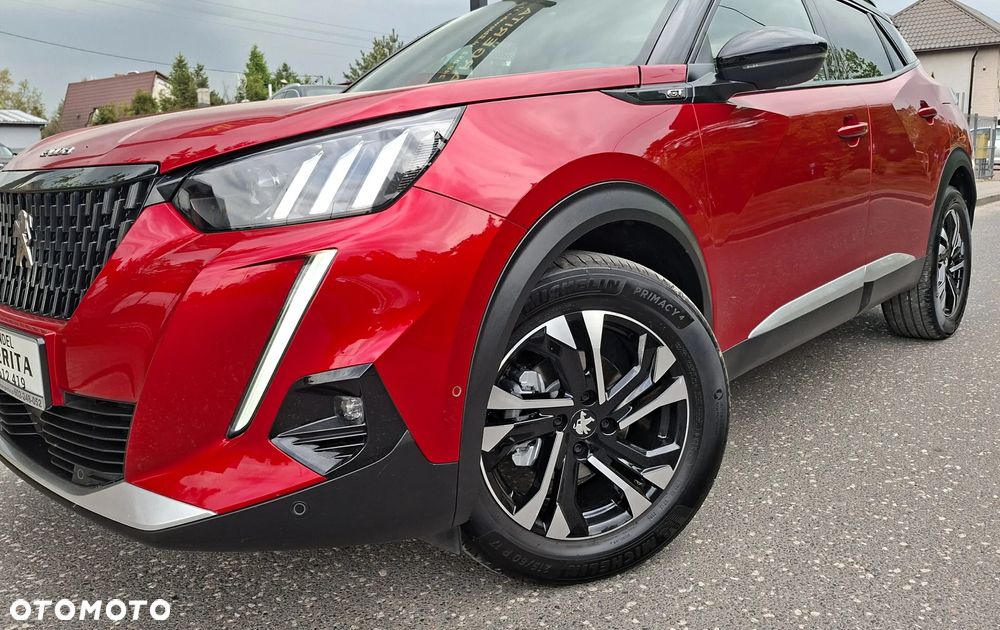 Peugeot 2008 PureTech 130 EAT8 GT - 32