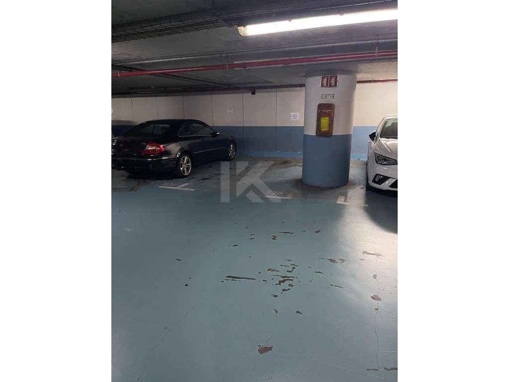 Estacionamento no centro do Funchal para arrendamento - Grande imagem: 5/11