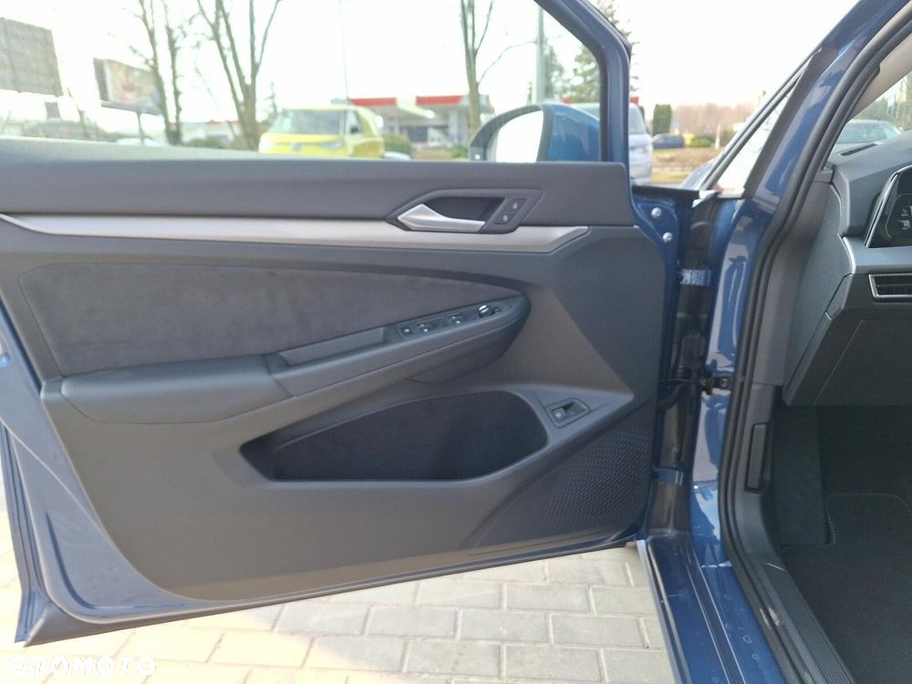 Volkswagen Golf - 10