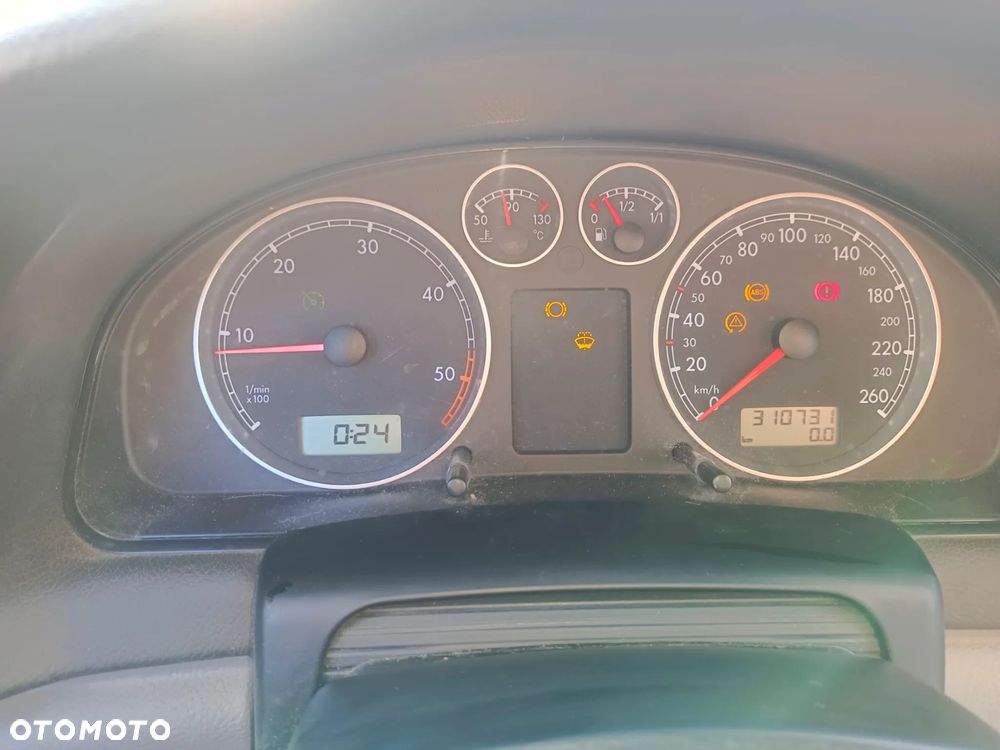 Volkswagen Passat 1.9 TDI Trendline - 6