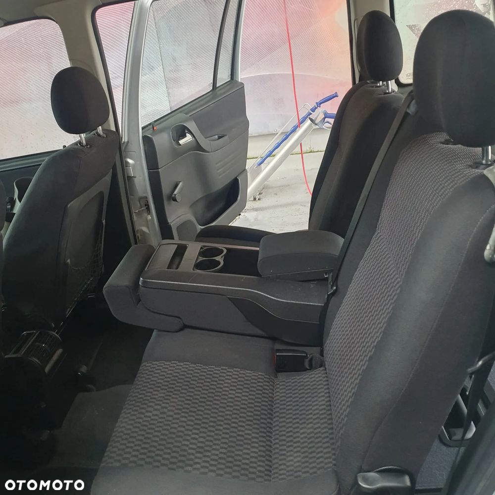 Opel Zafira 1.8 16V Comfort - 12