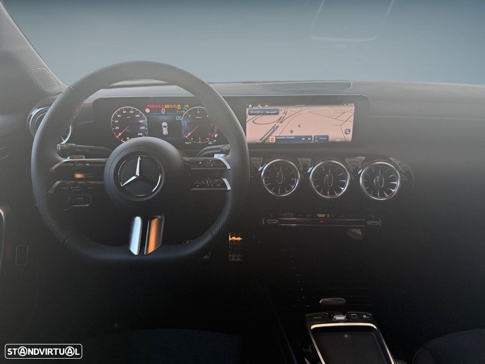 Mercedes-Benz CLA 200 - 12