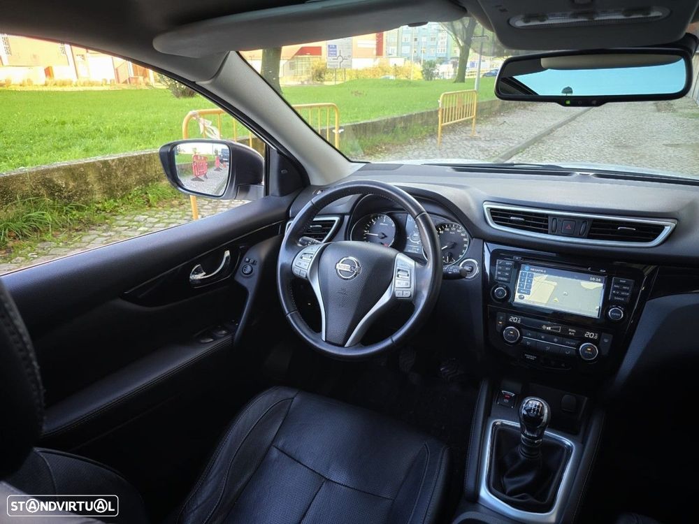 Nissan Qashqai 1.5 dCi N-Connecta 18 - 24