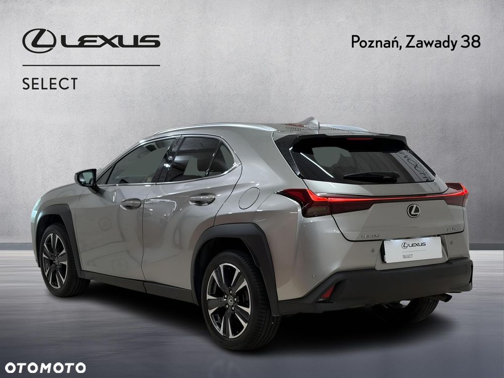 Lexus UX - 9