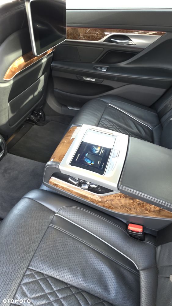 BMW Seria 7 - 18