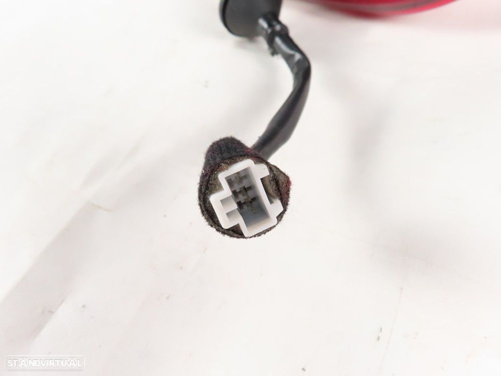 Farolim Direito/Trás Seminovo/ Original HYUNDAI KONA / KAUAI (OS) 92402J9500 - 4