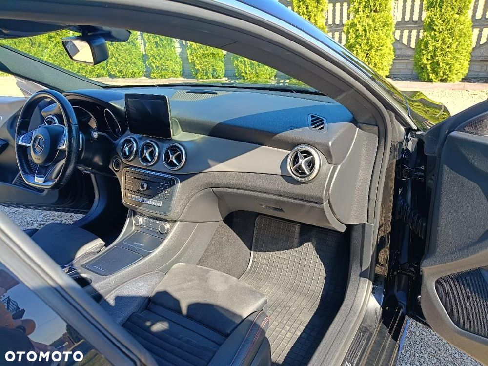 Mercedes-Benz CLA 200 7G-DCT AMG Line - 6