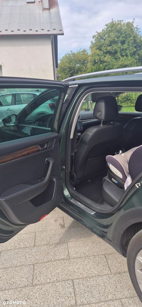 Skoda Superb 2.0 TDI SCR 4x4 Scout DSG - 2